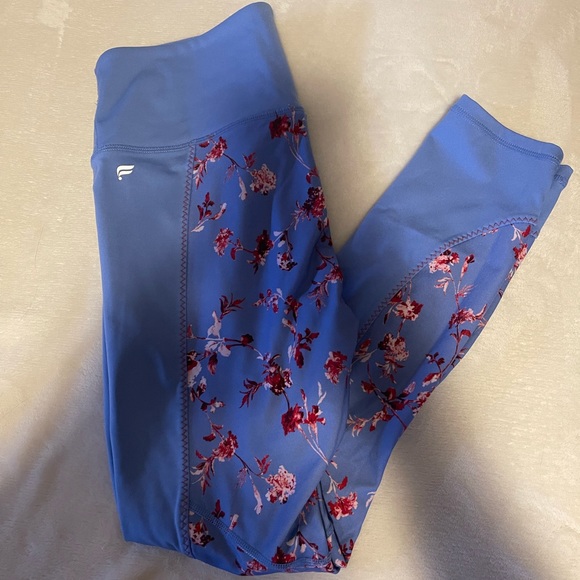 Fabletics flower pattern full length leggings - Picture 3 of 3